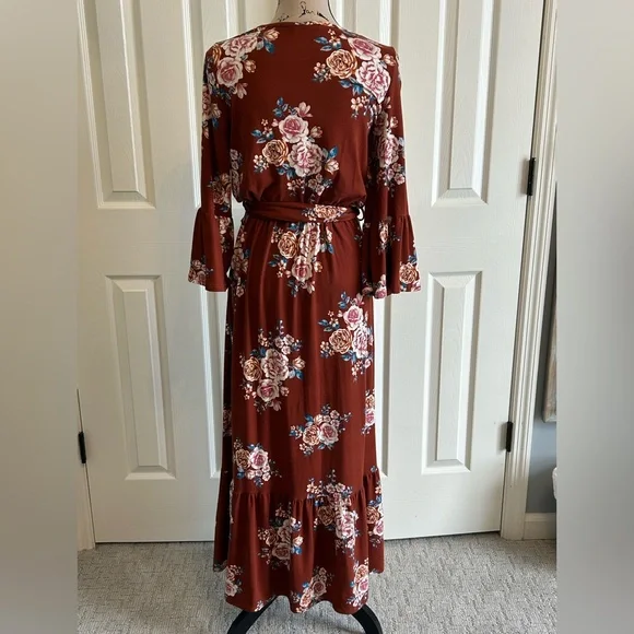 Entro brown Floral Maxi Dress with Belt - Picture 2 of 6